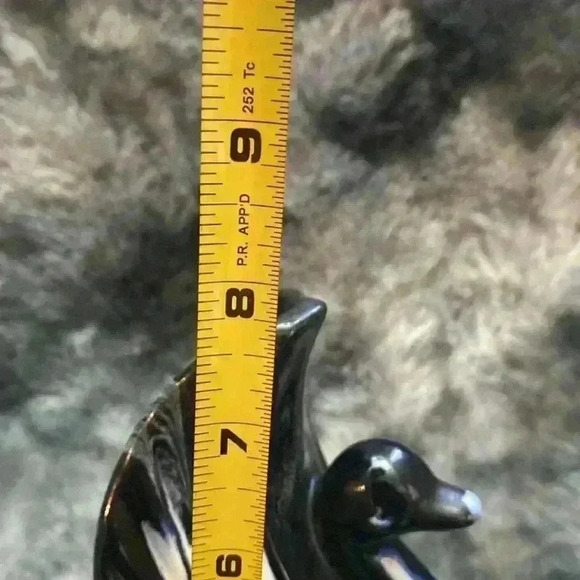 VTG BMP BLUE MOUNTAIN POTTERY
GLAZED BLUE AND WHITE SWAN
PLANTER - Picture 15 of 16